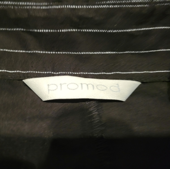 Button down pin striped shirt - Picture 2 of 3